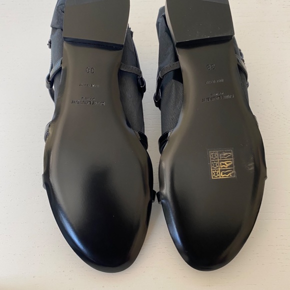 CASSANDRA FLAT SANDALS IN PATENT LEATHER WITH BLACK MONOGRAM - Picture 6 of 6